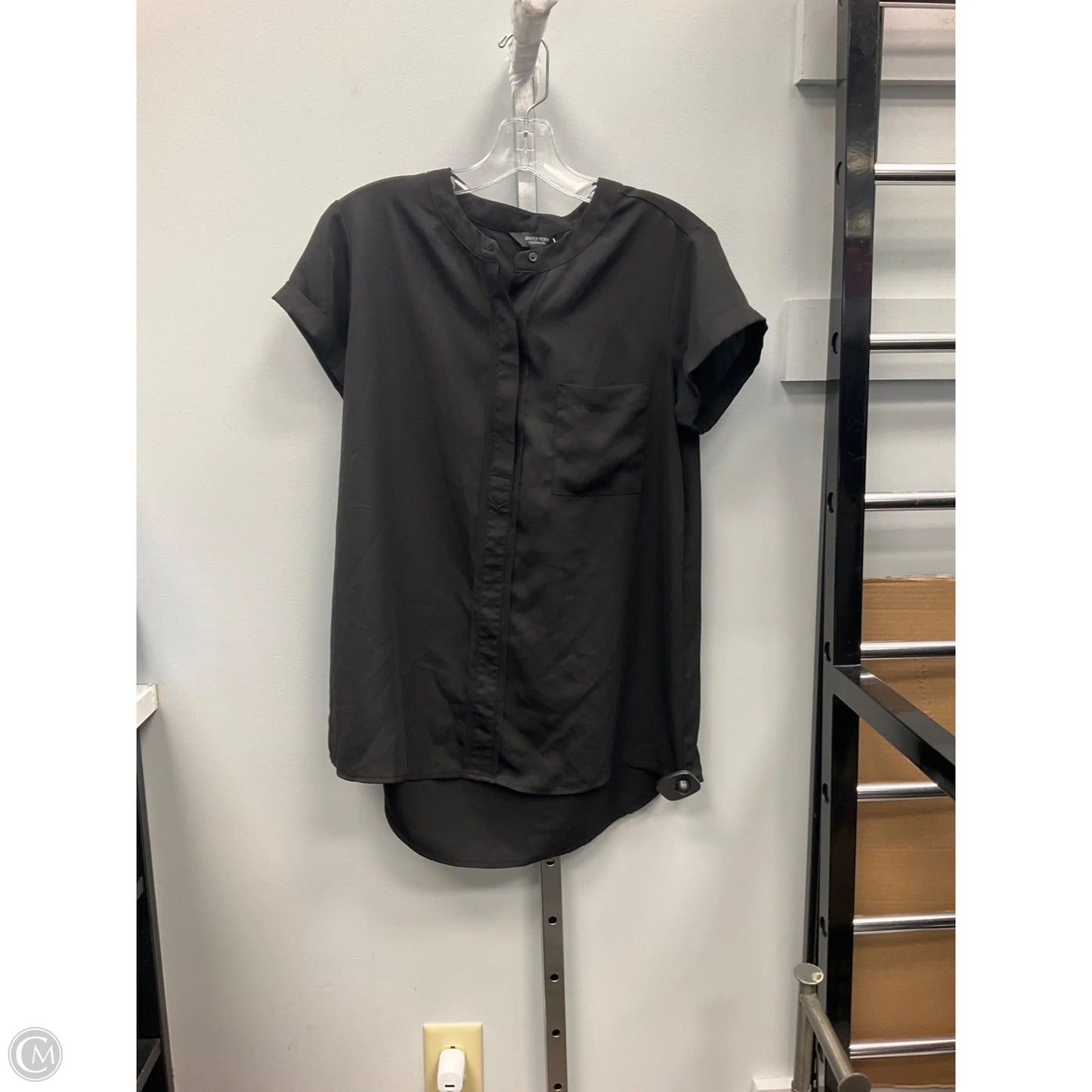 Top Short Sleeve By Simply Vera In Black, Size: M
