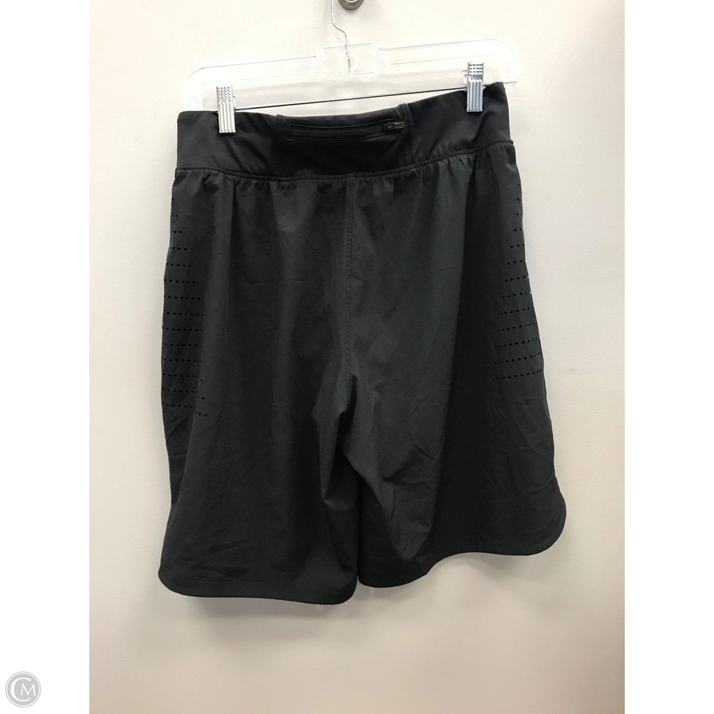 Athletic Shorts By Under Armour In Black, Size: M