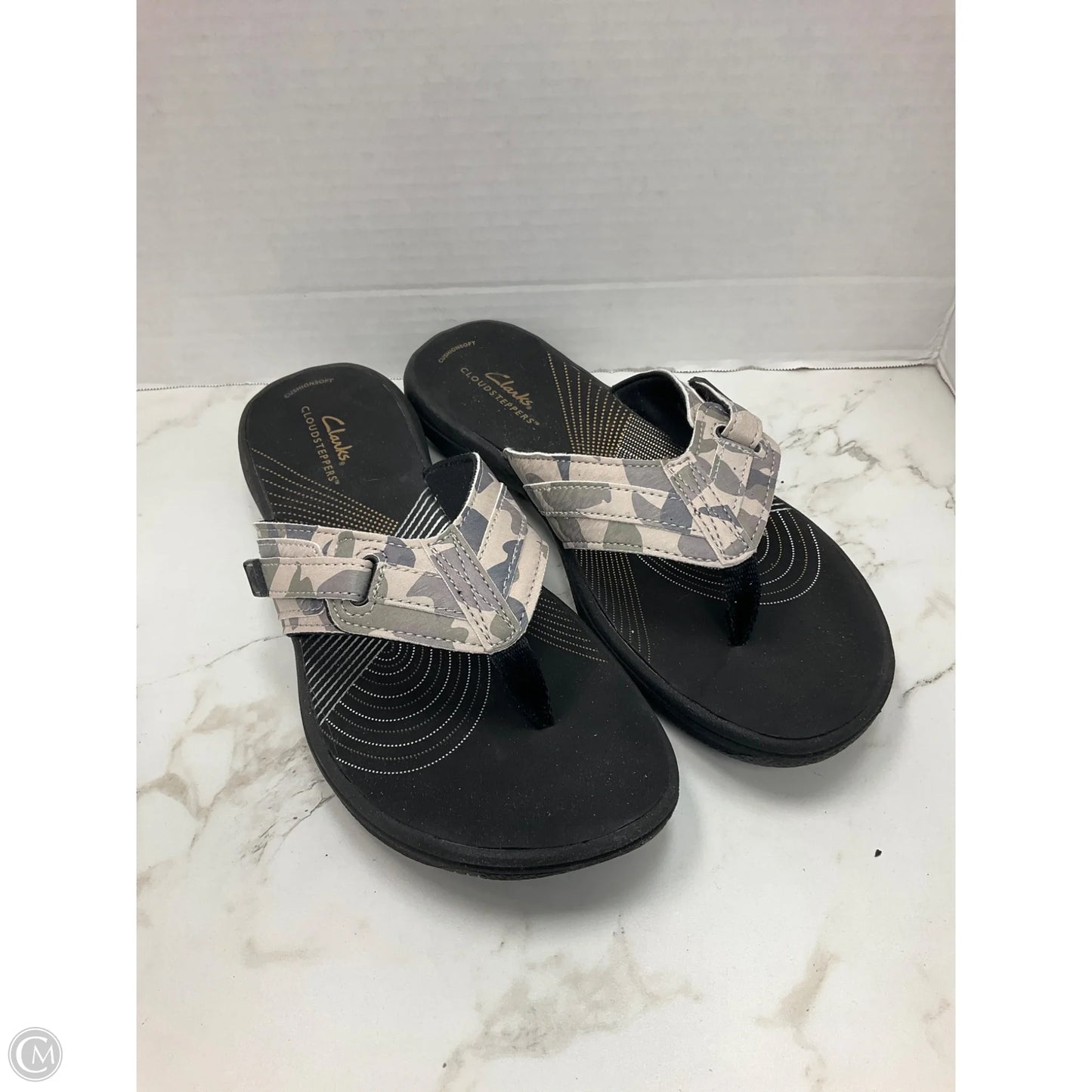 Sandals Flats By Clarks In Camouflage Print, Size: 7