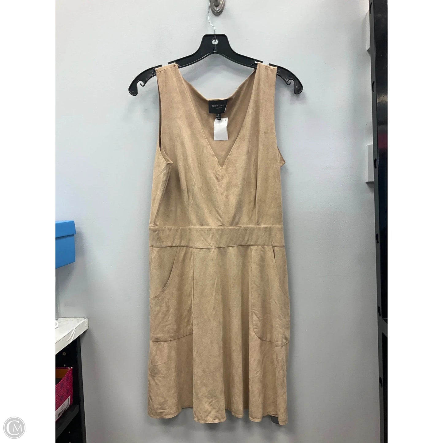 Dress Casual Short By Romeo And Juliet In Tan, Size: M