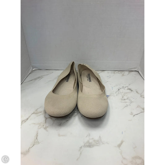 Shoes Flats By Cushionaire In Beige, Size: 9.5