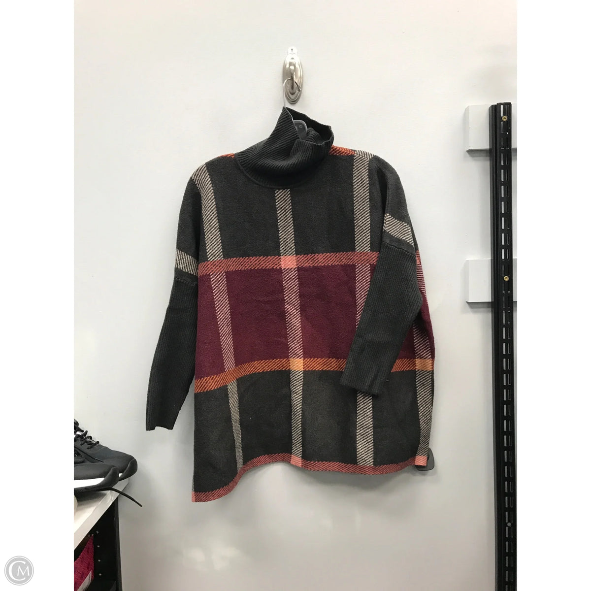 Sweater By Clothes Mentor In Plaid Pattern, Size: L