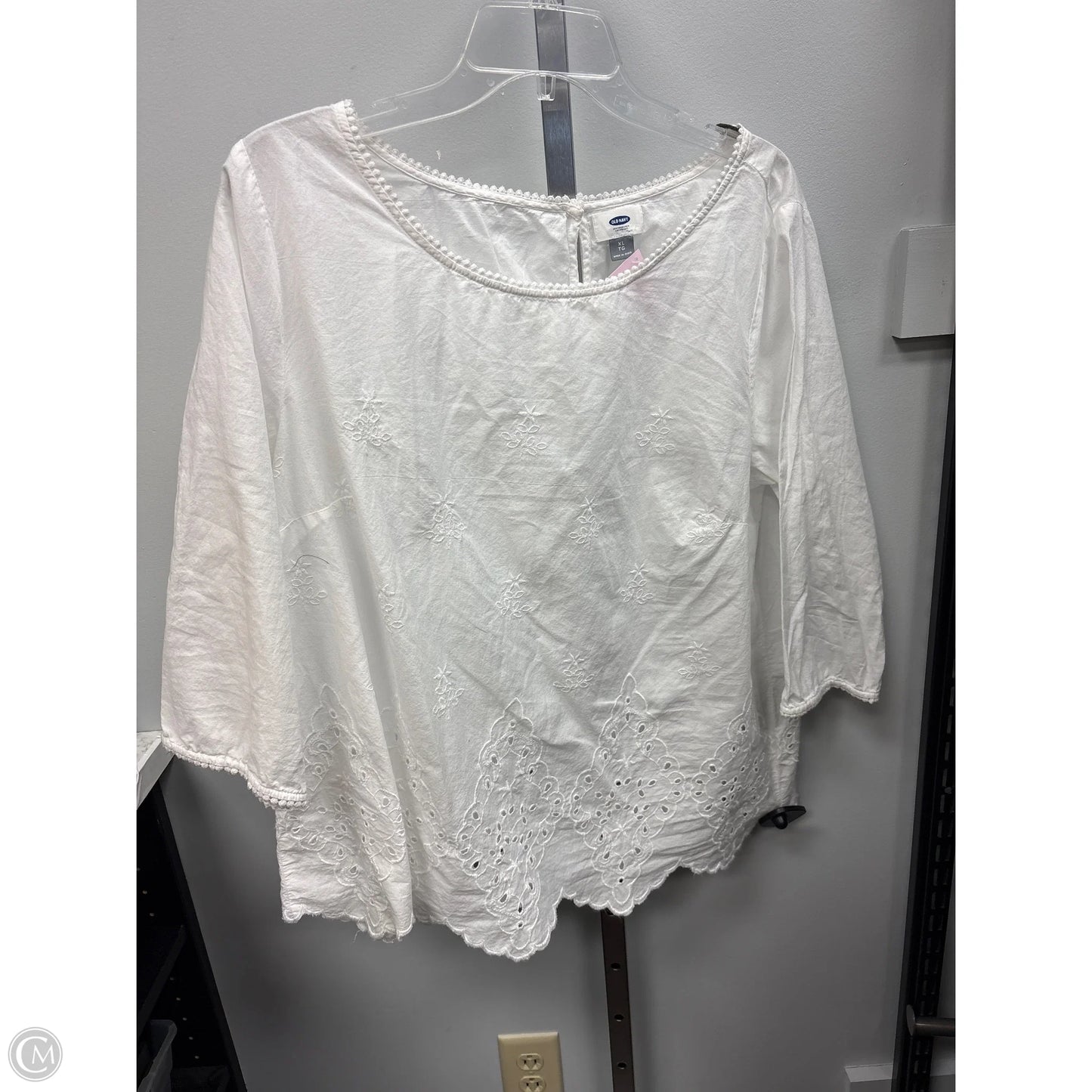 Top Long Sleeve By Old Navy In White, Size: Xl