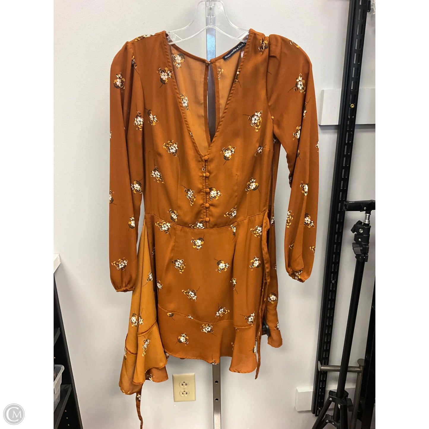 Dress Casual Short By Abercrombie And Fitch In Orange, Size: Xs