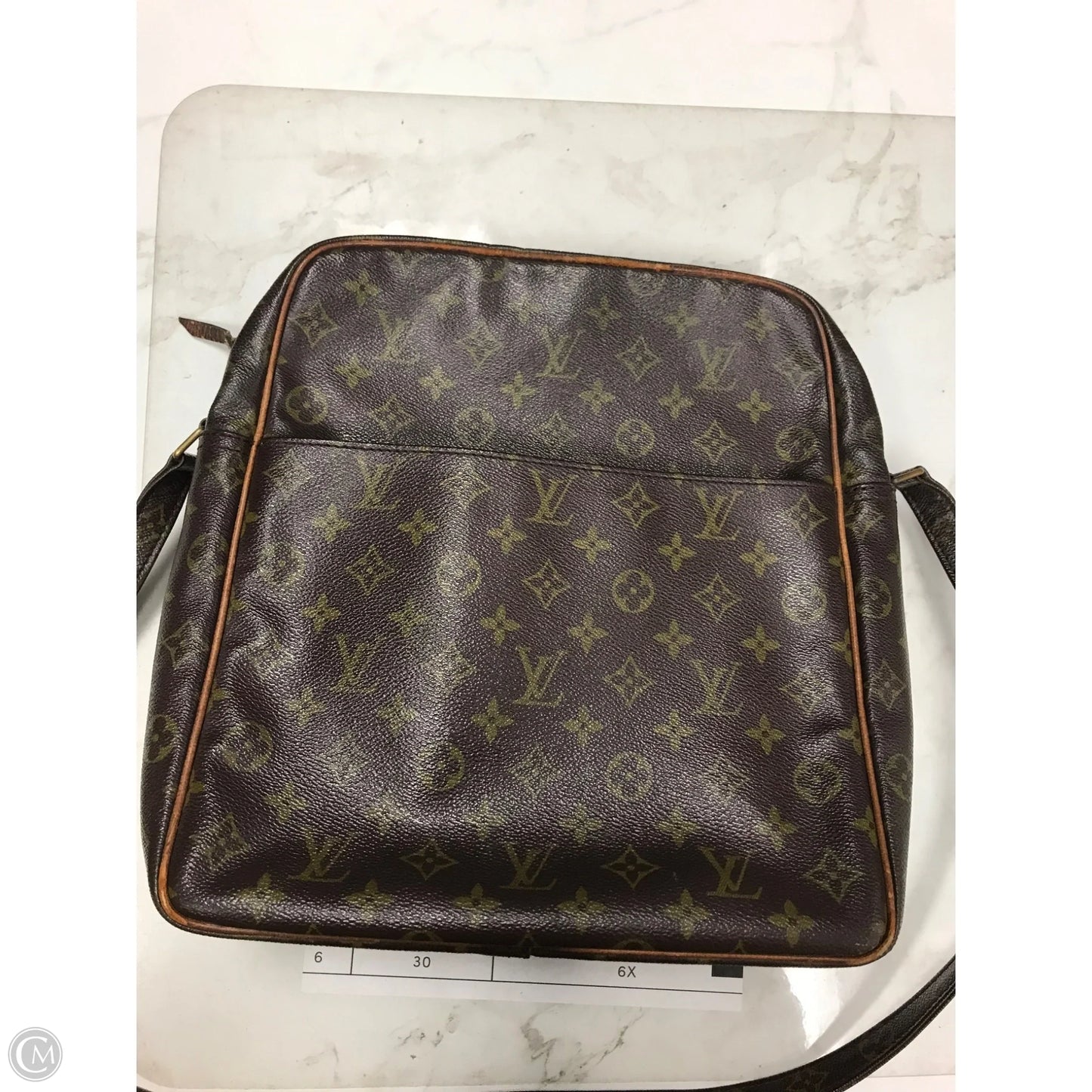 Crossbody Luxury Designer By Louis Vuitton, Size: Large