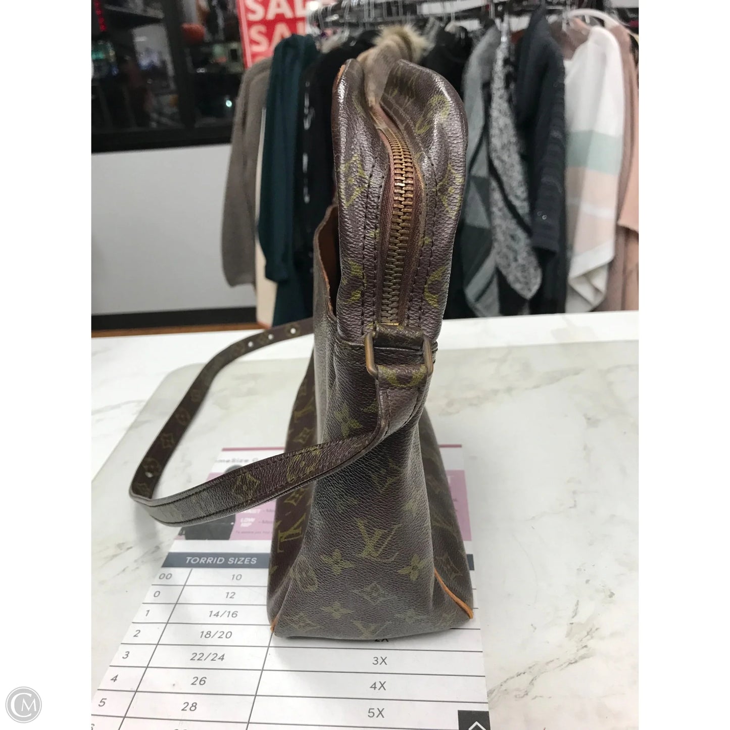 Crossbody Luxury Designer By Louis Vuitton, Size: Large