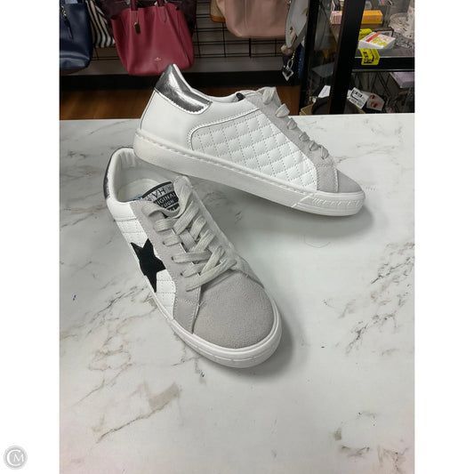 Shoes Sneakers By Vintage Havana In Grey & White, Size: 7.5