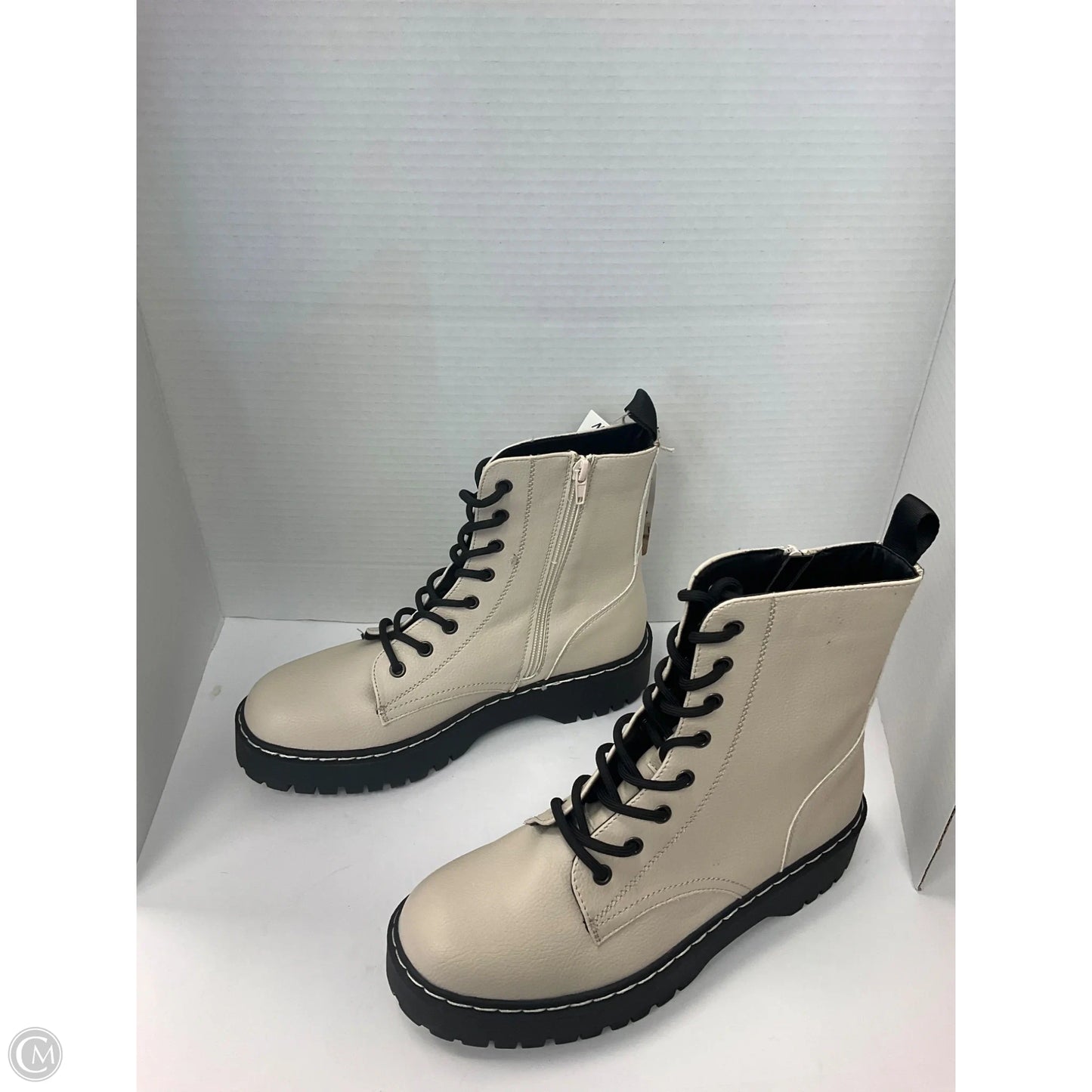 Boots Combat By Sincerely Jules In Cream, Size: 9