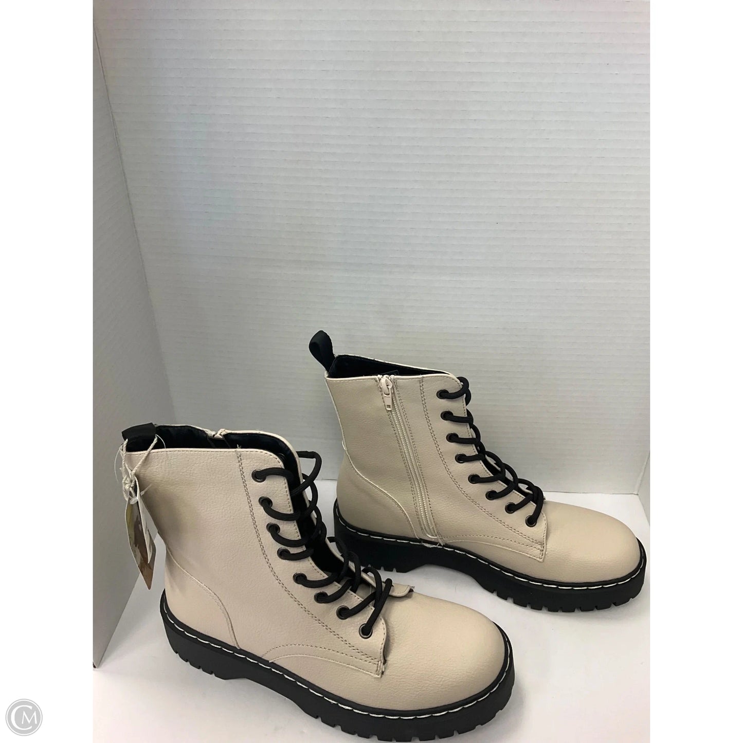 Boots Combat By Sincerely Jules In Cream, Size: 9