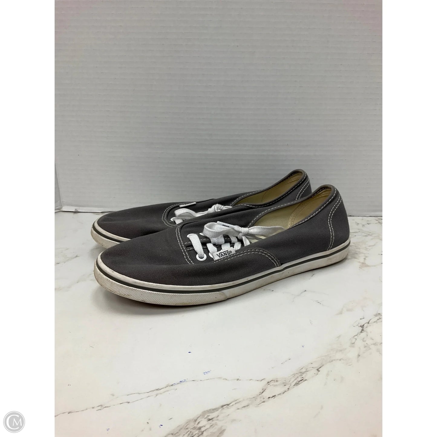 Shoes Sneakers By Vans In Grey, Size: 9.5