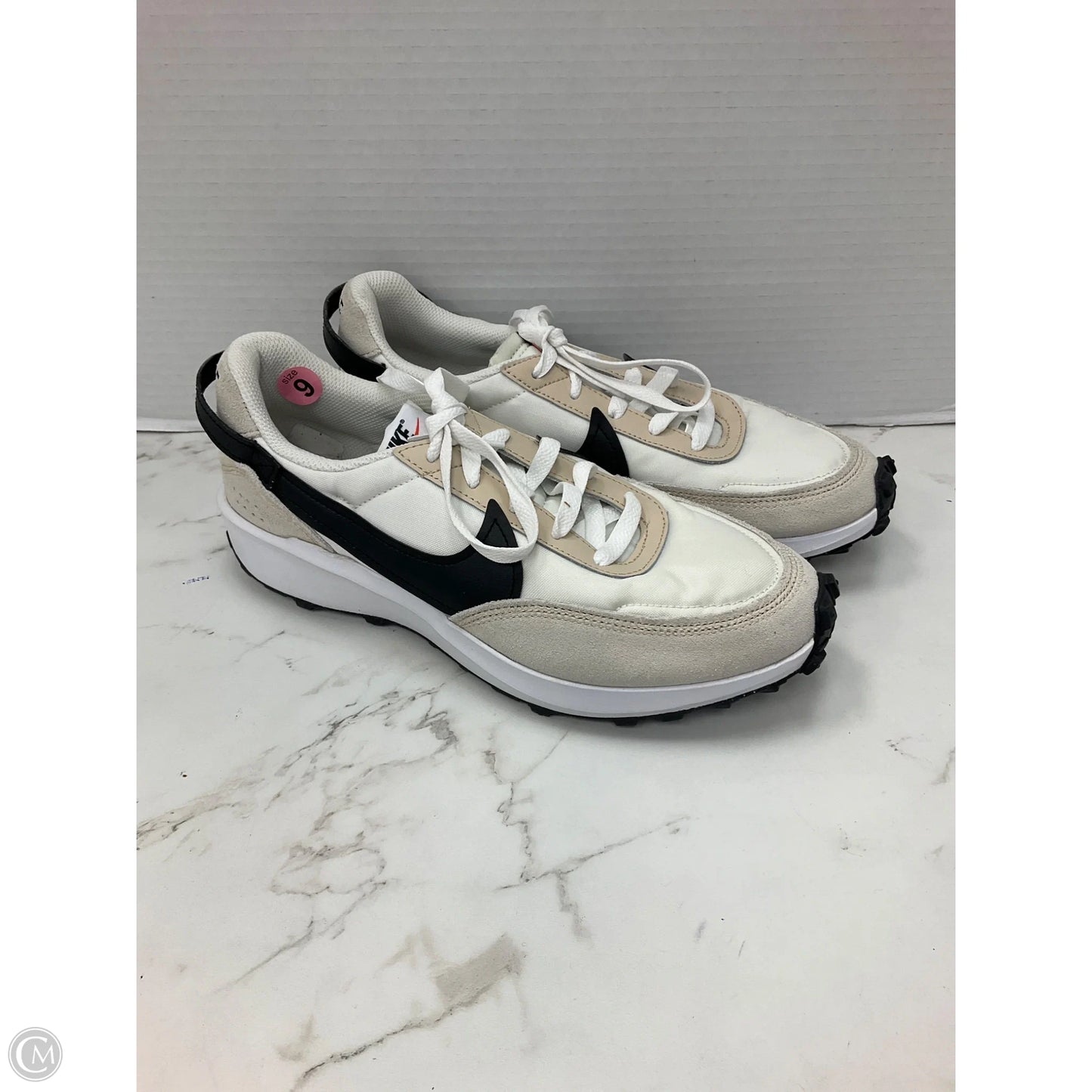 Shoes Athletic By Nike In Cream, Size: 9