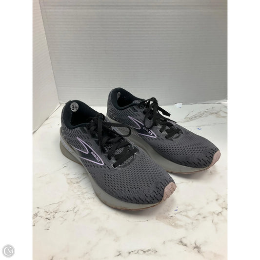 Shoes Athletic By Brooks In Grey, Size: 9.5