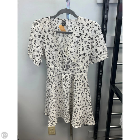 Dress Casual Short By Dazy In Black & White, Size: M