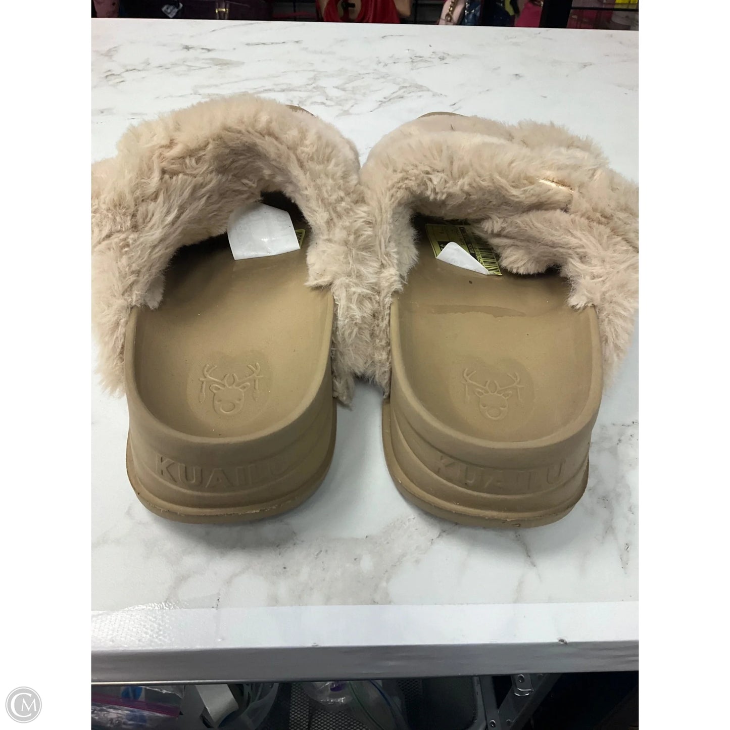 Sandals Flats By Clothes Mentor In Cream, Size: 8