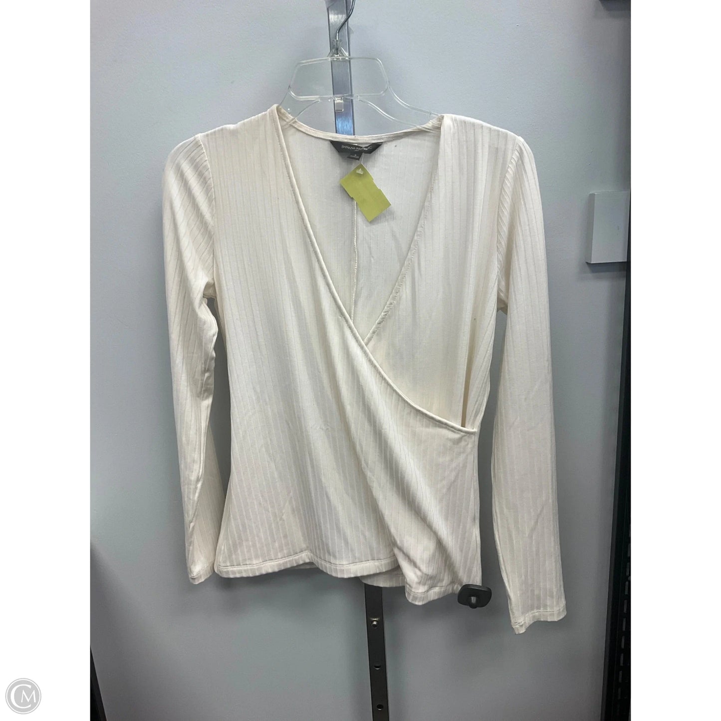 Top Long Sleeve By Banana Republic In Cream, Size: S