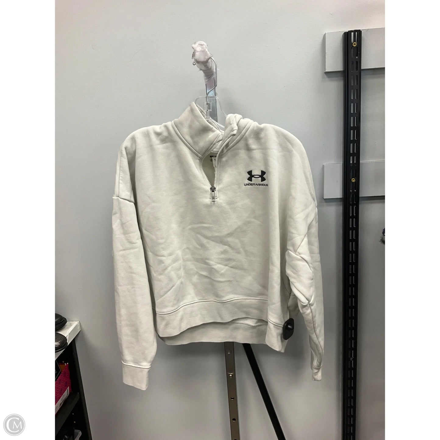 Top Long Sleeve By Under Armour In Cream, Size: M