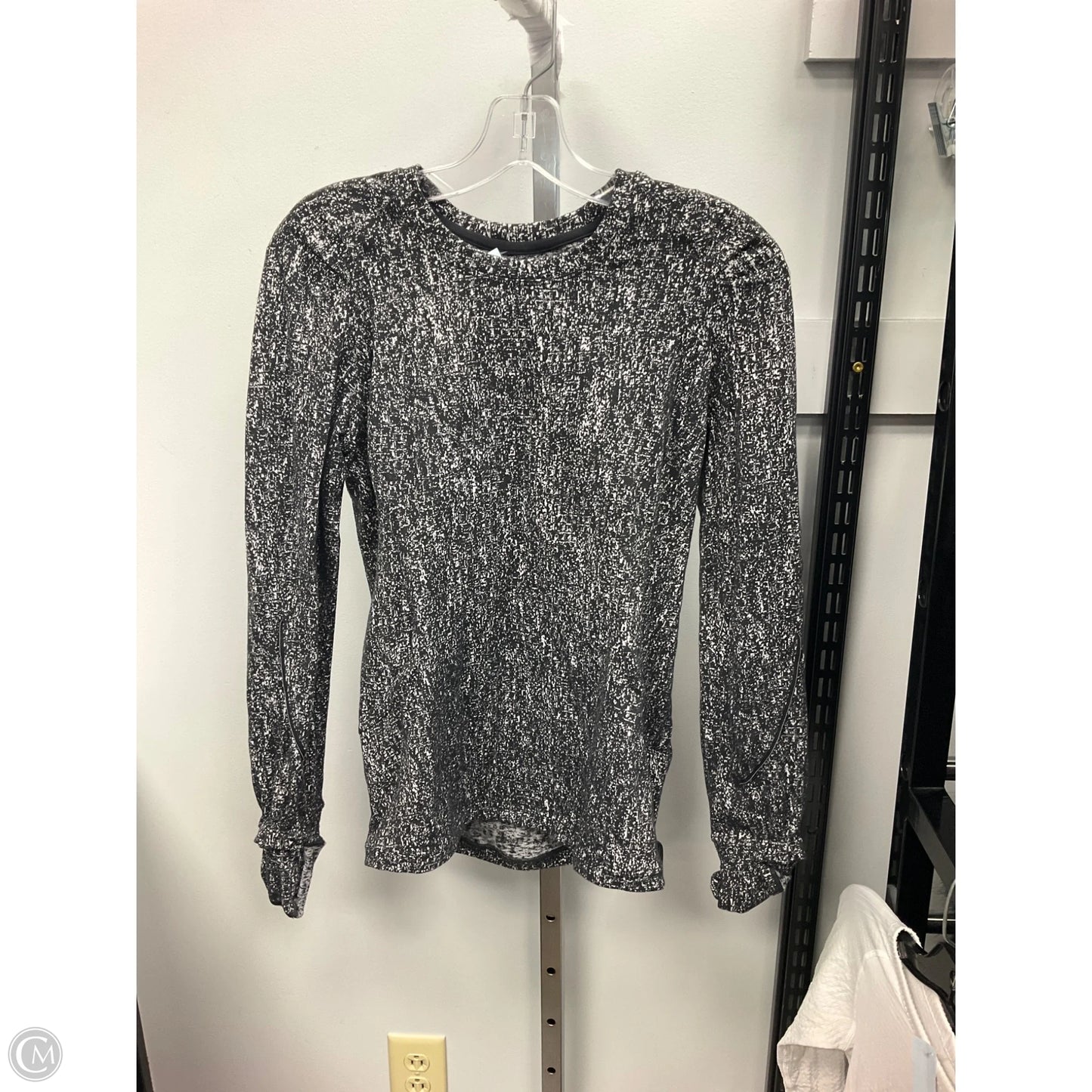 Athletic Top Long Sleeve Collar By Lululemon In Black & White, Size: 6