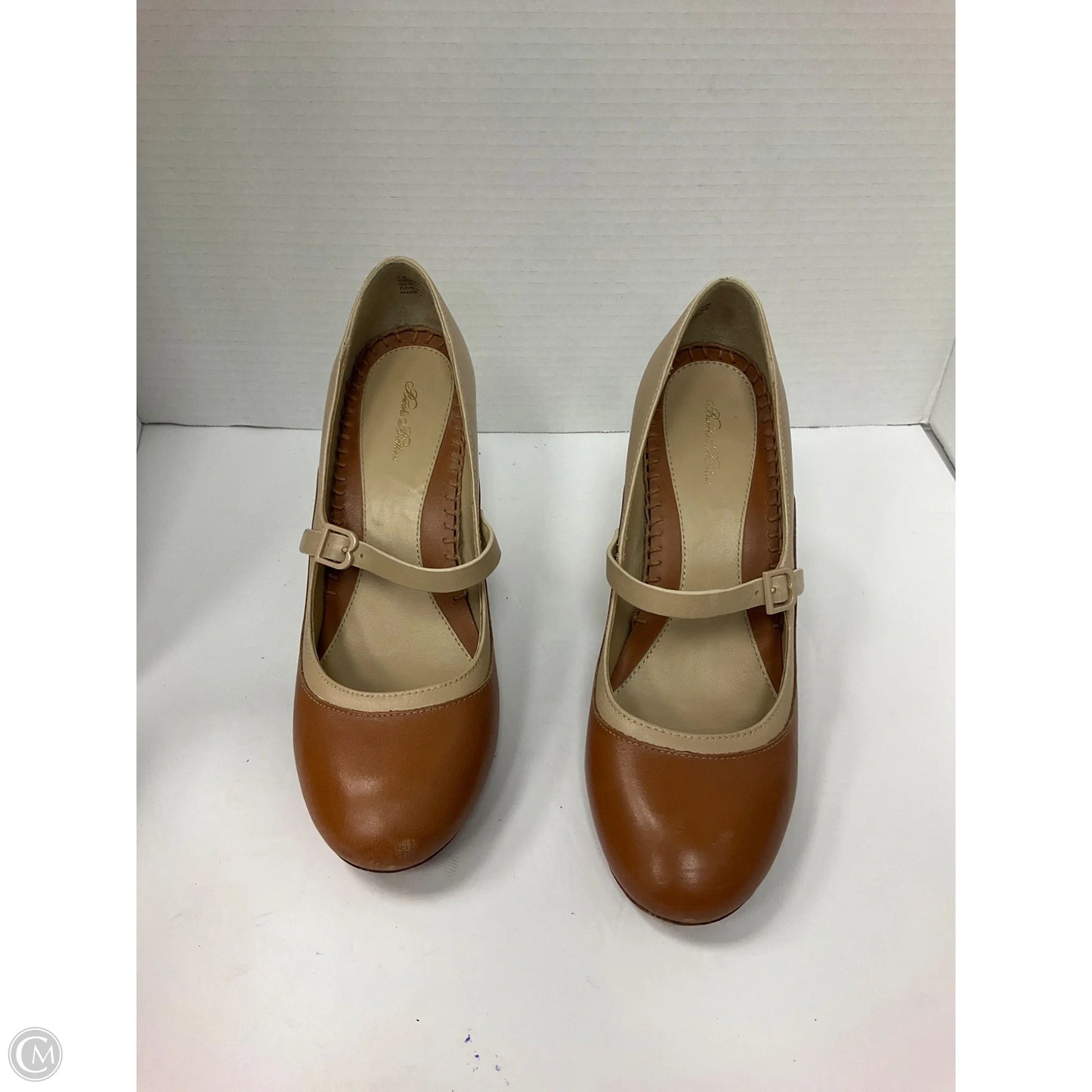 Shoes Heels Block By Brooks Brothers In Cream & Tan, Size: 7.5
