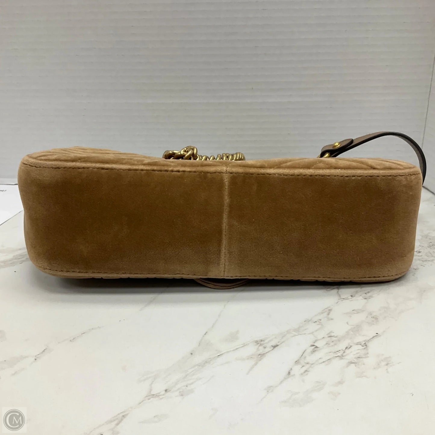 Handbag Luxury Designer By Gucci, Size: Medium