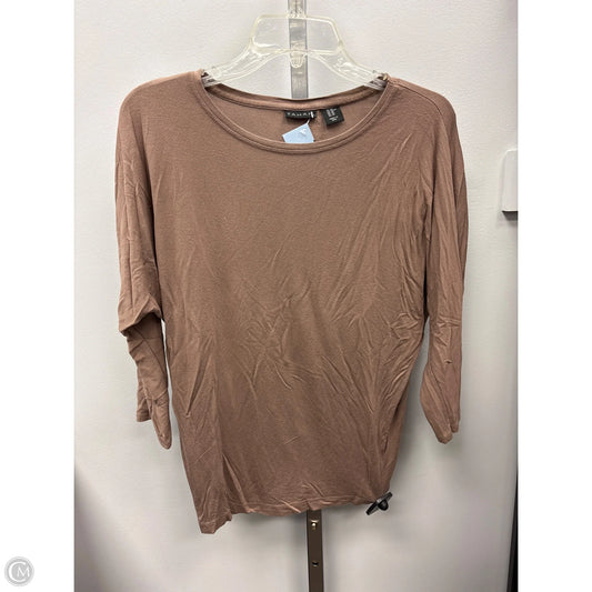 Top Short Sleeve Basic By Tahari In Taupe, Size: Xs