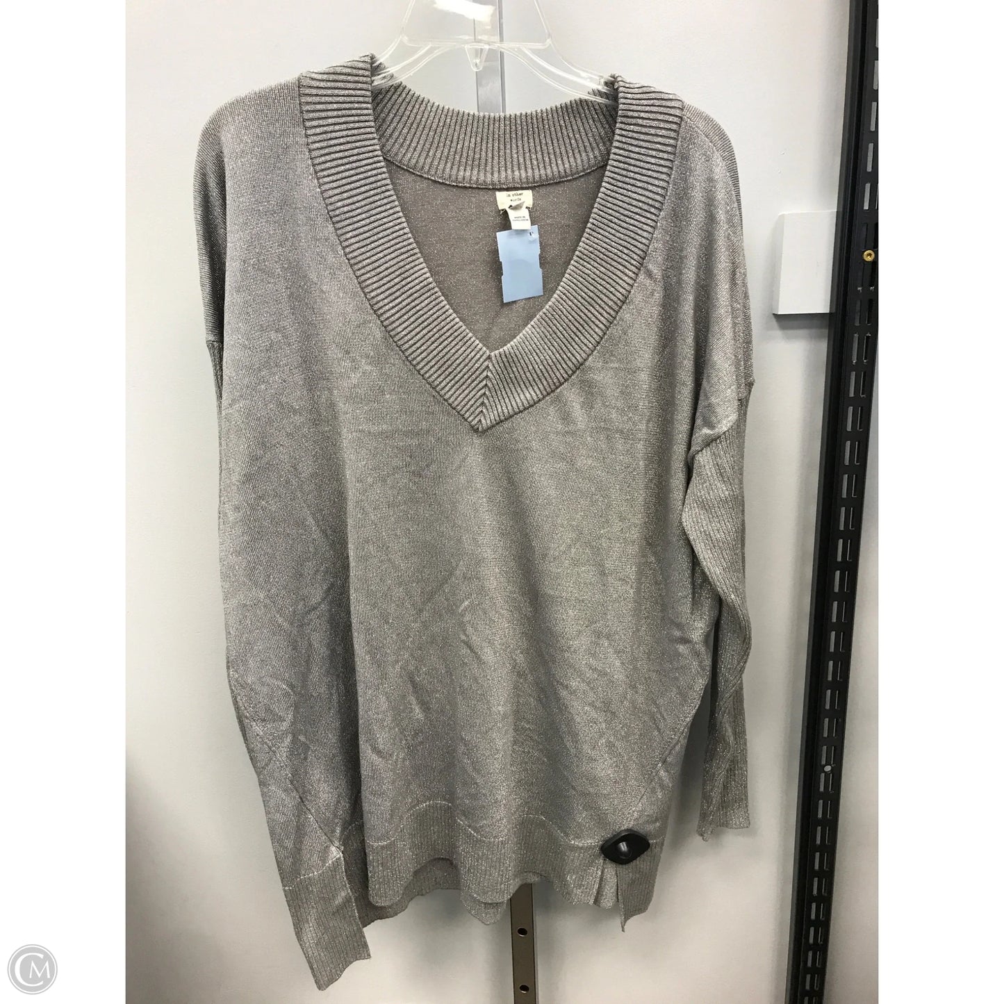 Top Long Sleeve By Clothes Mentor In Silver, Size: L