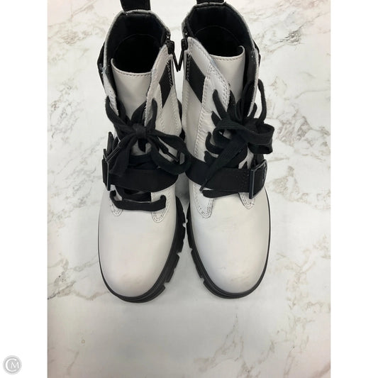 Boots Designer By Ugg In Black & White, Size: 9