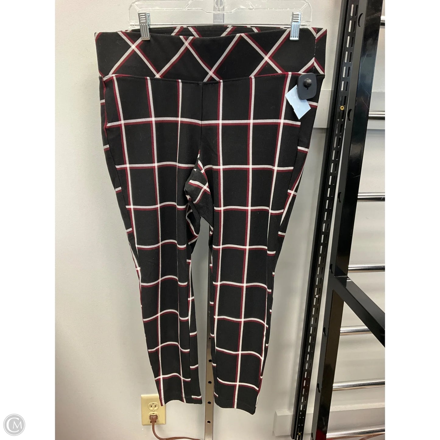 Pants Leggings By Torrid In Plaid Pattern, Size: 1x