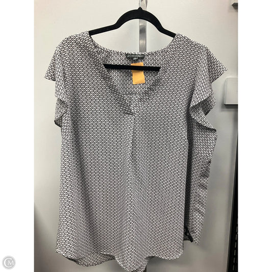 Top Short Sleeve By Adrianna Papell In Geometric Pattern, Size: 1x