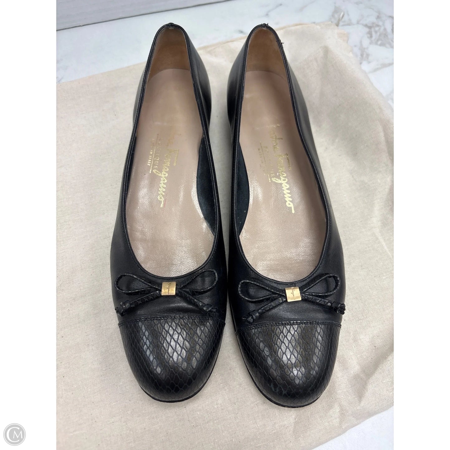 Shoes Luxury Designer By Ferragamo In Black, Size: 6.5