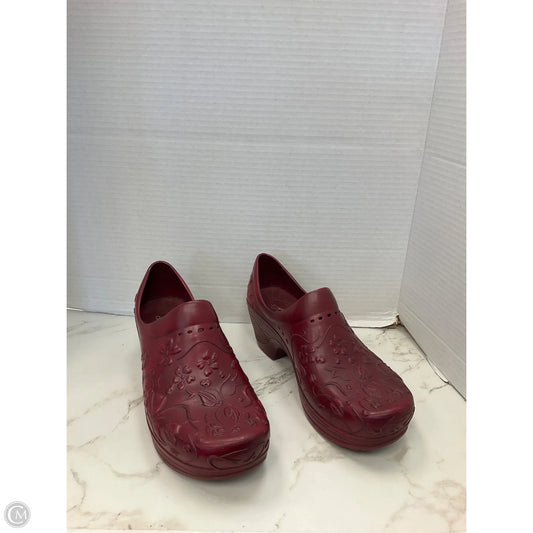 Shoes Flats By Dansko In Maroon, Size: 7.5