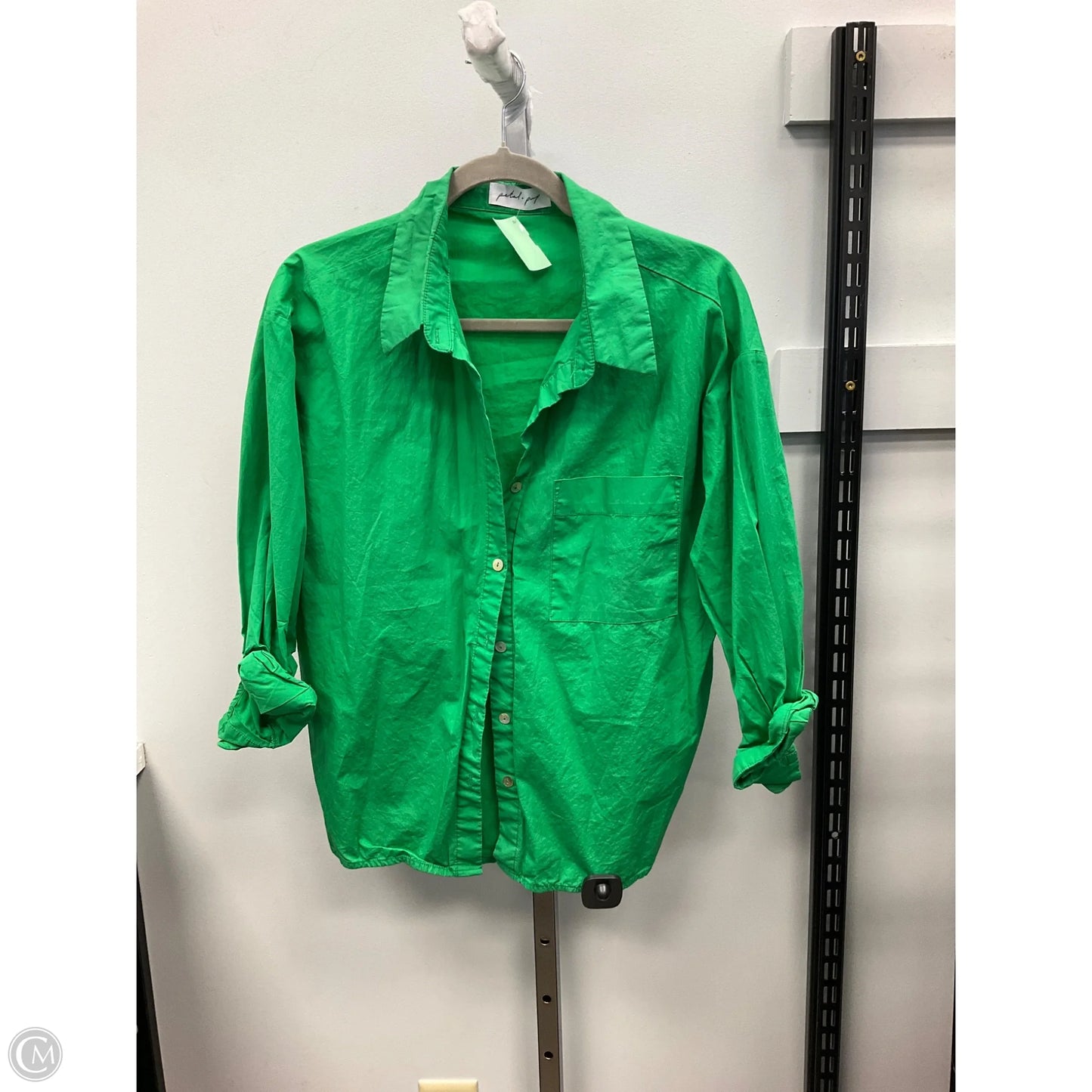 Top Long Sleeve By Petal & Pup In Green, Size: 4