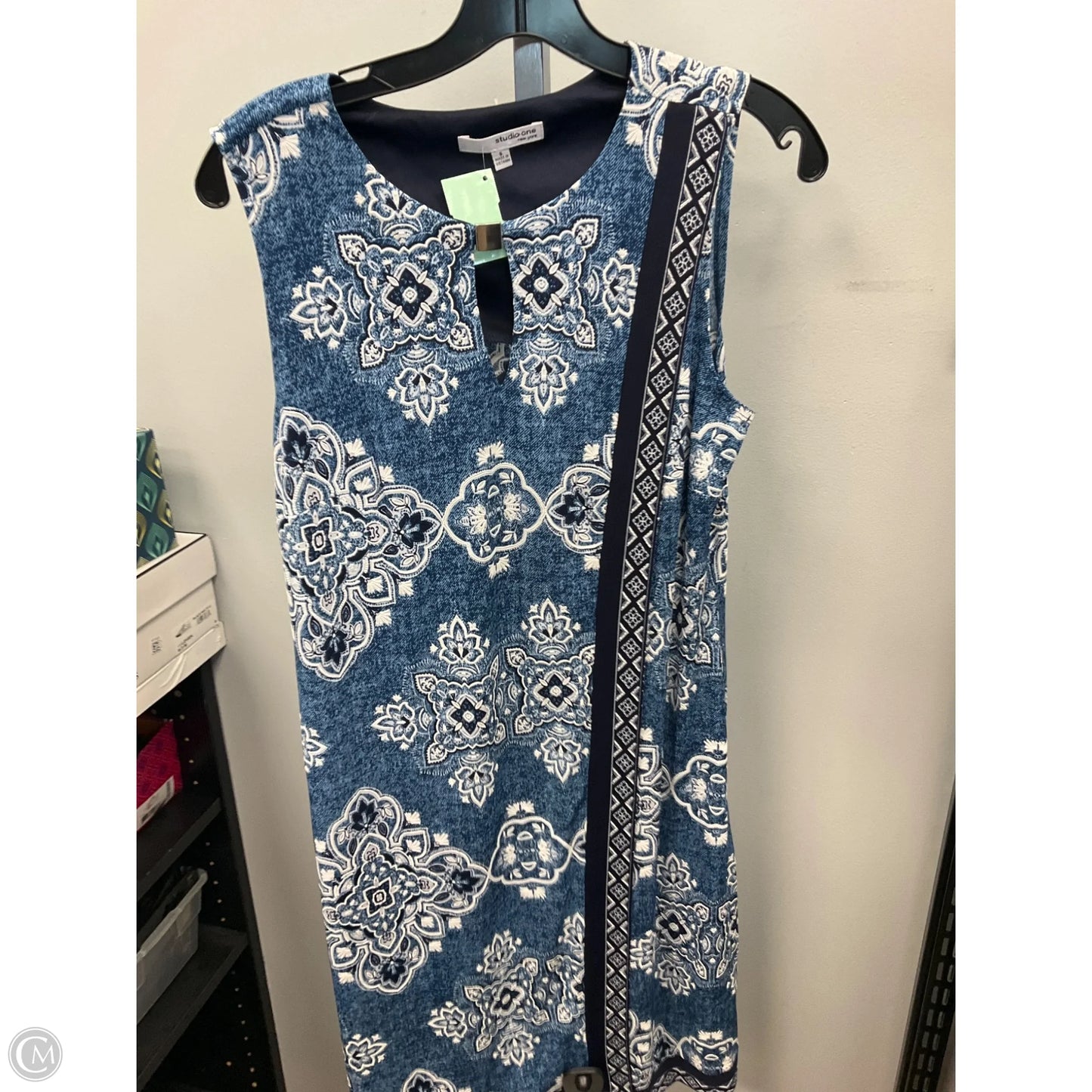 Dress Casual Short By Studio 1 In Blue & White, Size: S