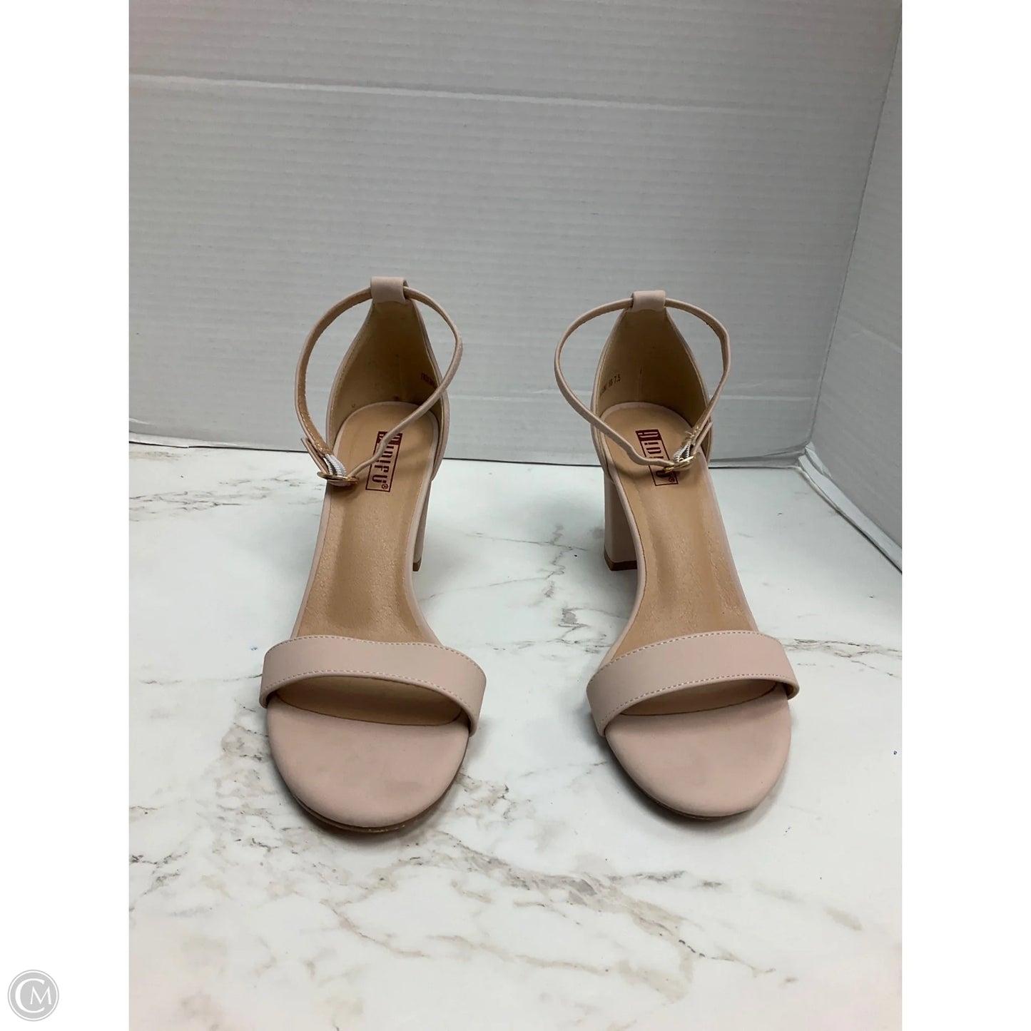 Sandals Heels Block By Clothes Mentor In Cream, Size: 7.5