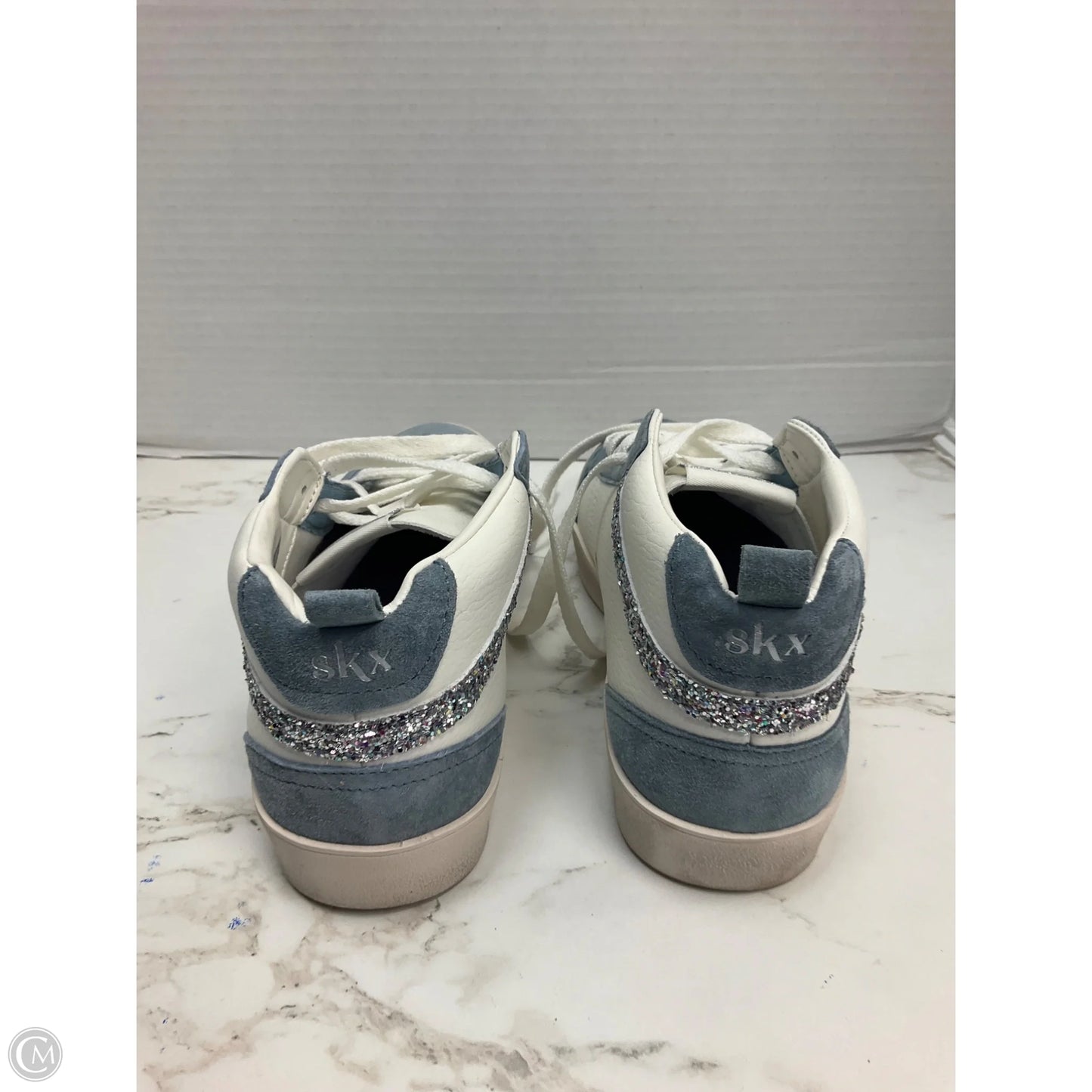 Shoes Sneakers By Skechers In Blue & Cream, Size: 7