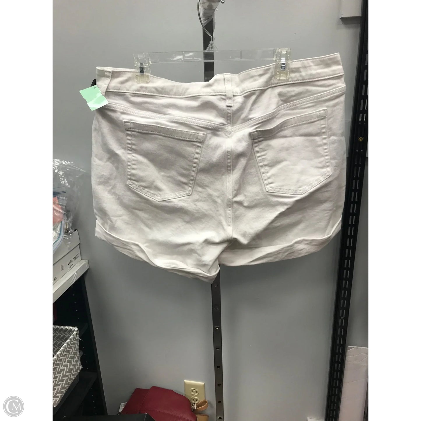 Shorts By Torrid In White Denim, Size: 18