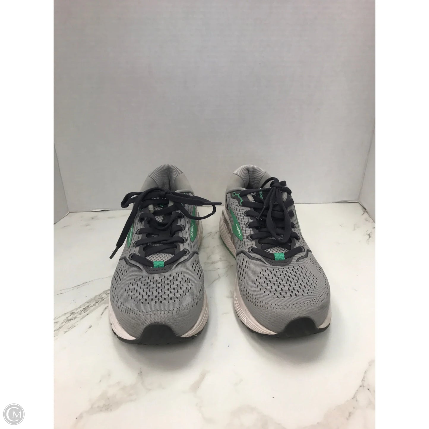 Shoes Athletic By Brooks In Grey, Size: 7.5