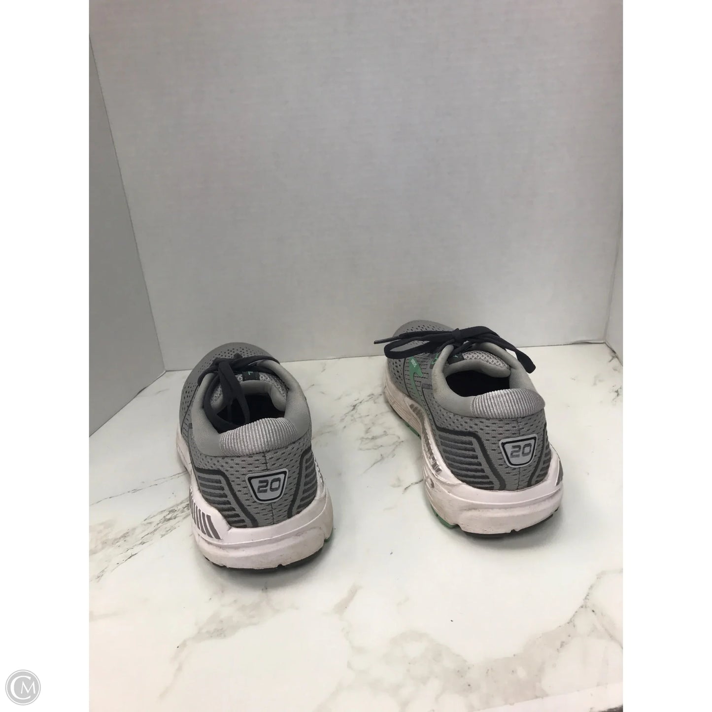 Shoes Athletic By Brooks In Grey, Size: 7.5