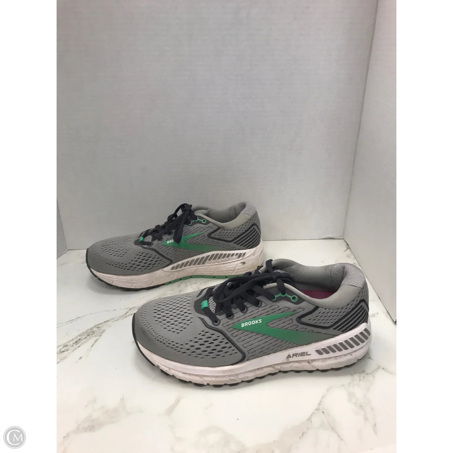 Shoes Athletic By Brooks In Grey, Size: 7.5