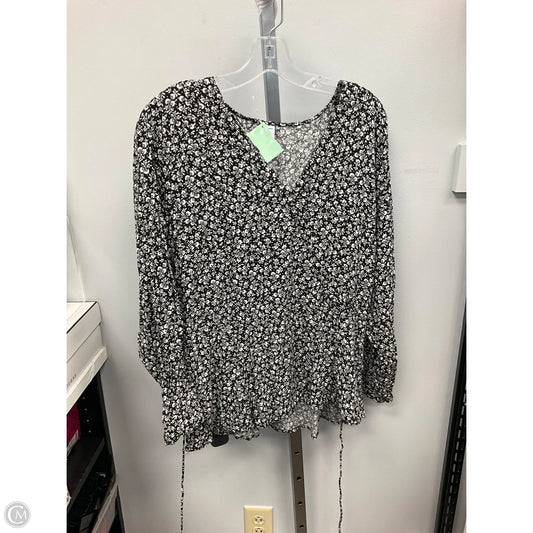Top Long Sleeve By Old Navy In Black & White, Size: Xl