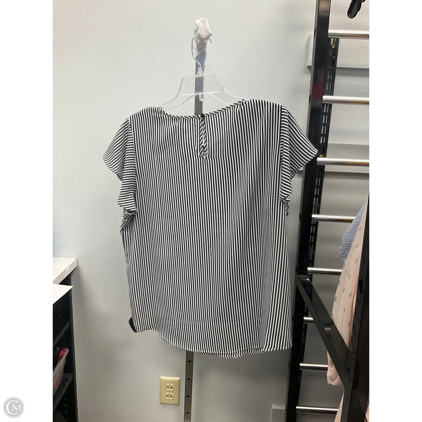 Top Short Sleeve By Adrianna Papell In Striped Pattern, Size: L