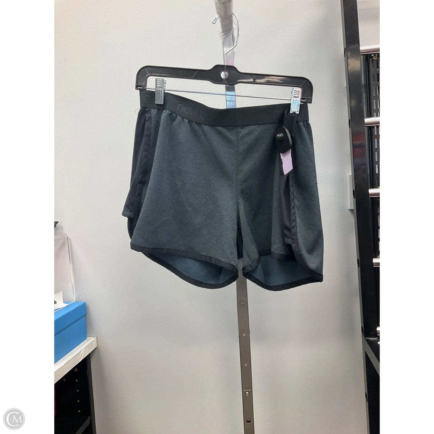 Athletic Shorts By New Balance In Black, Size: L