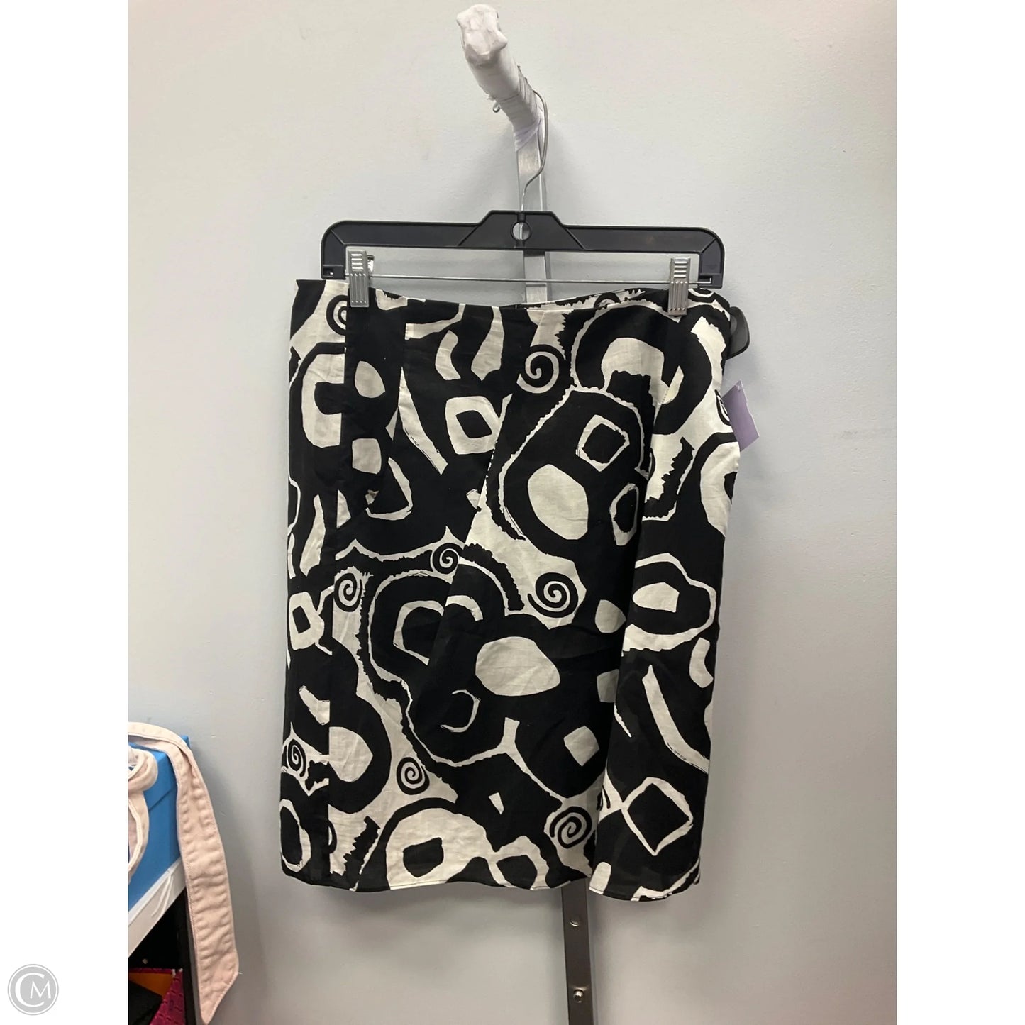 Skirt Mini & Short By Limited In Black & Cream, Size: M