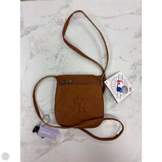 Crossbody By Clothes Mentor, Size: Small