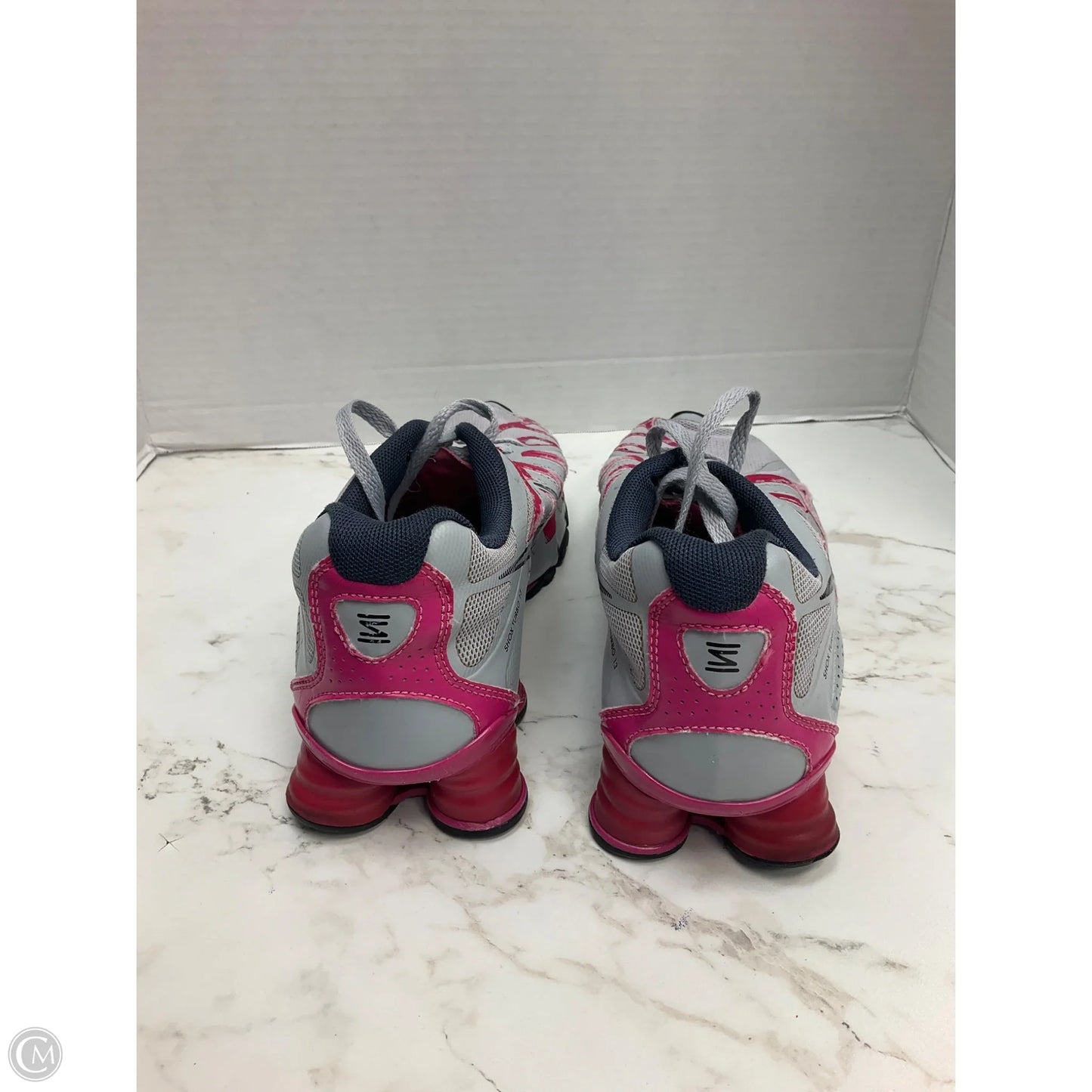 Shoes Athletic By Nike In Grey & Pink, Size: 9