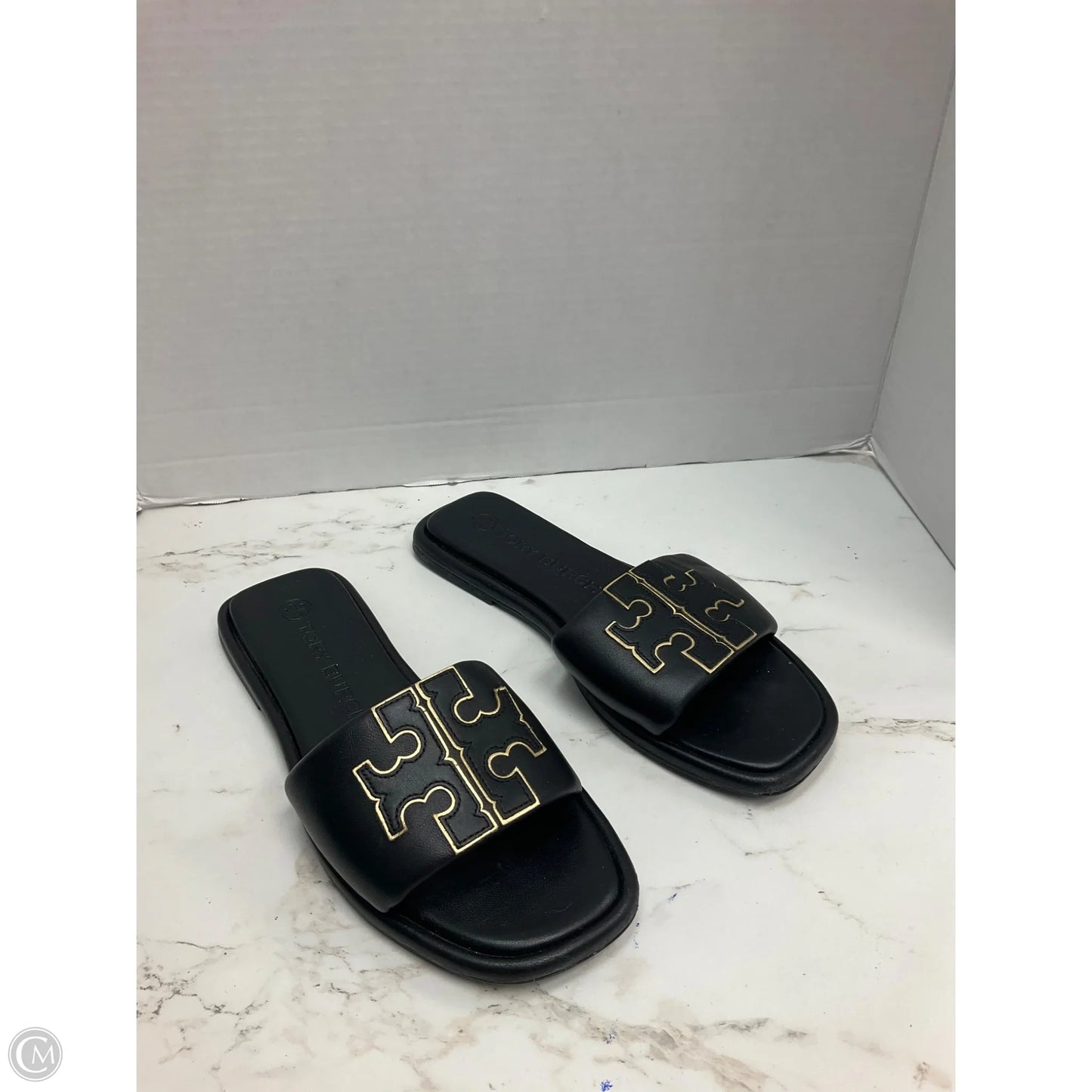 Sandals Designer By Tory Burch In Black & Gold, Size: 8.5