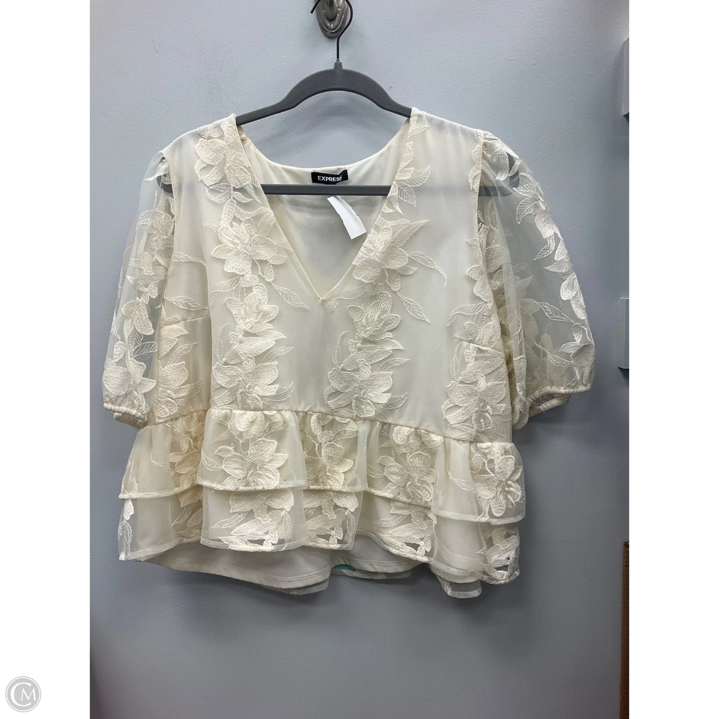 Top Short Sleeve By Express In Cream, Size: Xl