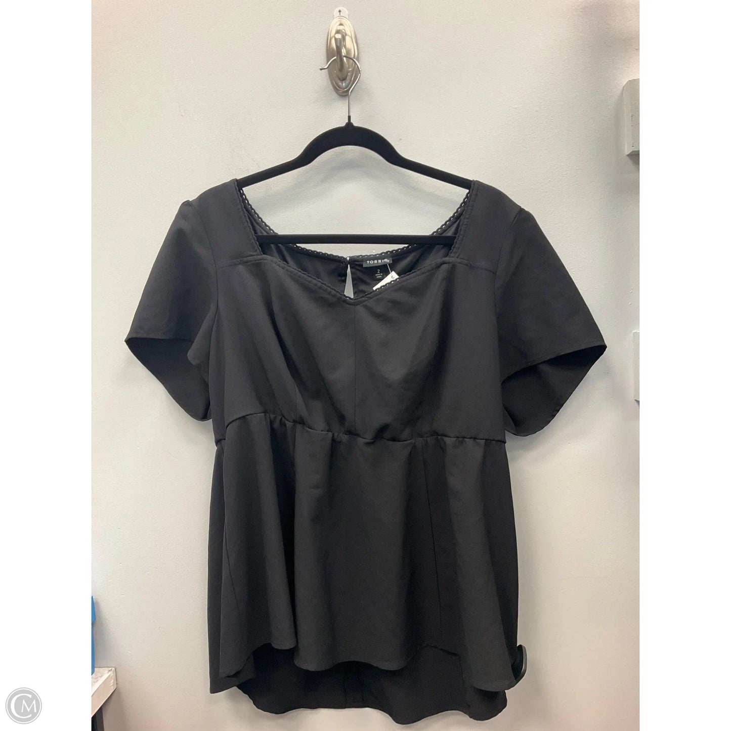 Top Short Sleeve By Torrid In Black, Size: 2x