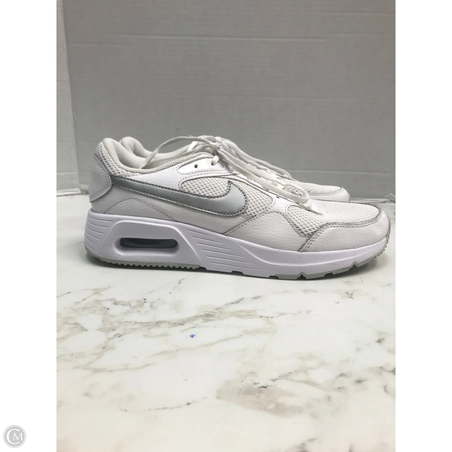 Shoes Sneakers By Nike In White, Size: 9