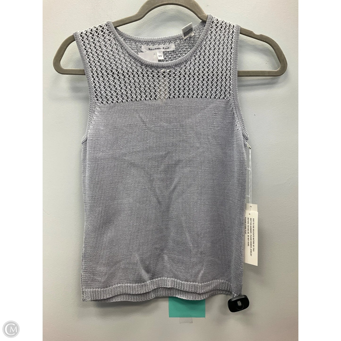 Top Sleeveless By Cmb In Grey, Size: Sp