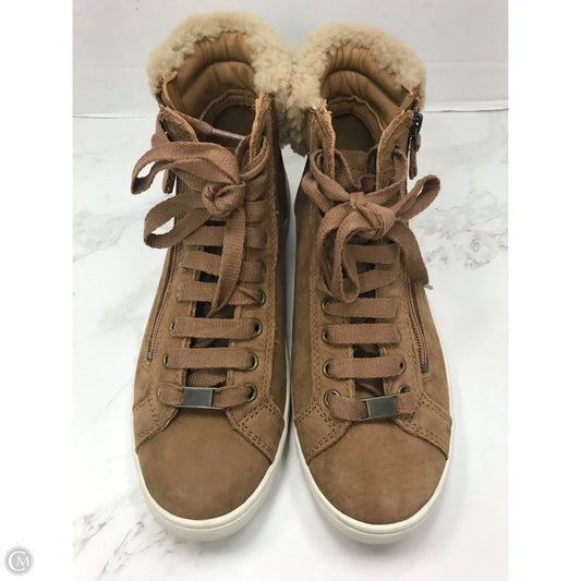 Shoes Designer By Ugg In Tan, Size: 9